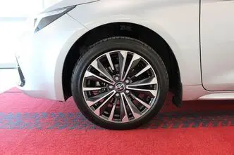 Toyota Corolla, 1.8, 72 kW, hybrid, automatic, front-wheel drive