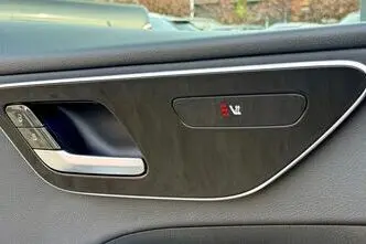Mercedes-Benz C 220, гибрид, автомат, задний привод