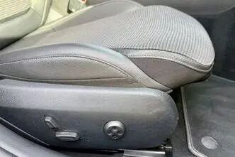 Mercedes-Benz C 220, гибрид, автомат, задний привод