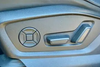 Audi Q7, гибрид, автомат, полный привод