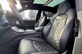 Audi SQ8, petrol, automatic, four-wheel drive