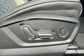 Audi SQ8, petrol, automatic, four-wheel drive