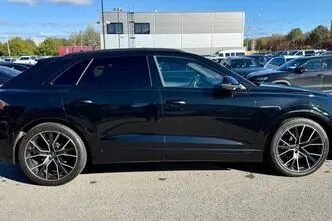 Audi SQ8, petrol, automatic, four-wheel drive