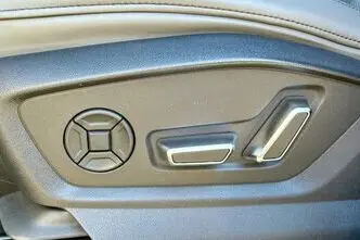 Audi SQ8, petrol, automatic, four-wheel drive