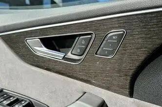 Audi SQ8, petrol, automatic, four-wheel drive
