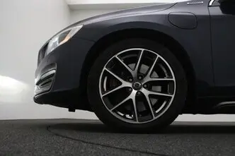 Volvo V60, 2.4, 158 kW, подключаемый гибрид, автомат, полный привод