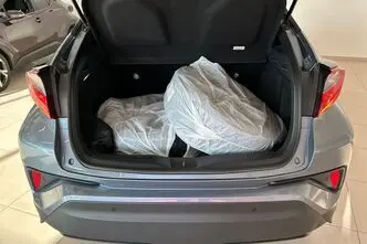 Toyota C-HR, 1.8, 72 kW, hybrid, automatic, front-wheel drive