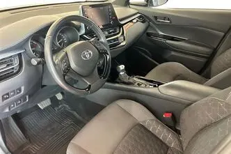 Toyota C-HR, 1.8, 72 kW, hybrid, automatic, front-wheel drive