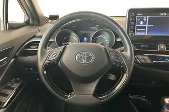 Toyota C-HR, 1.8, 72 kW, hybrid, automatic, front-wheel drive