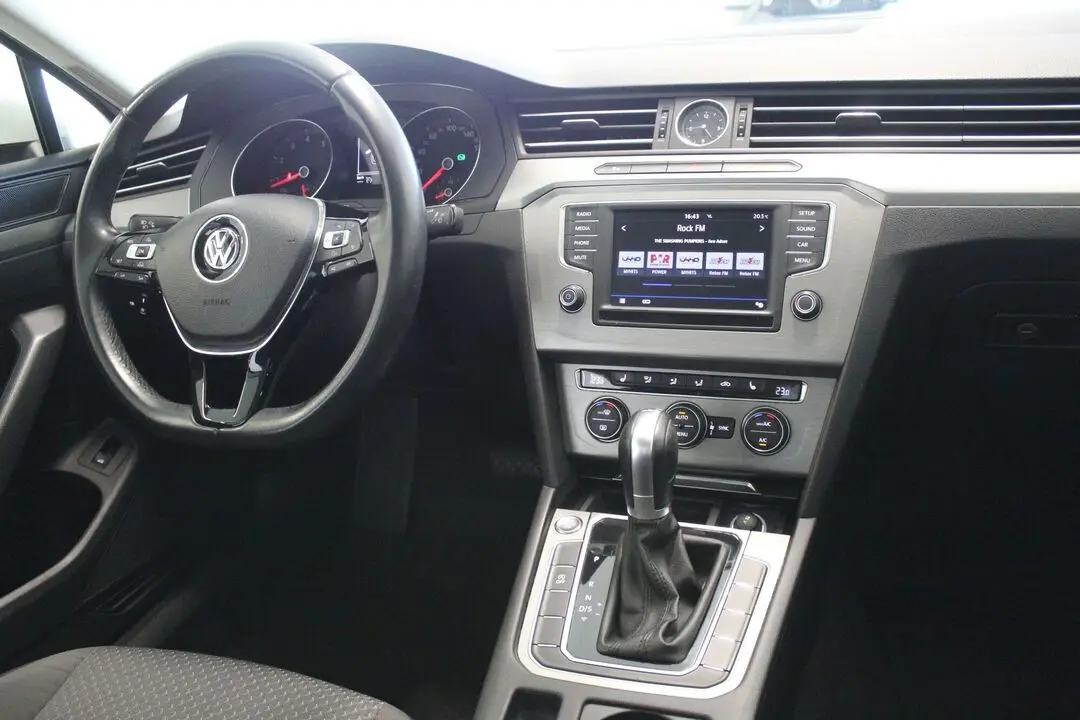 Volkswagen Passat, 1.4, 92 kW, petrol, automatic, front-wheel drive
