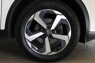 Nissan Qashqai, 1.3, 116 kW, hybrid, automatic, front-wheel drive