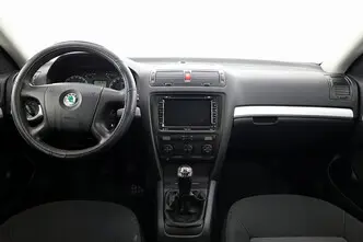 Škoda Octavia, 1.6, 101 kW, бензин, механическая, передний привод