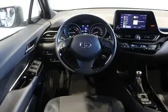 Toyota C-HR, 1.8, 72 kW, гибрид, автомат, передний привод