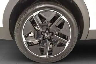 Peugeot 408, 1.2, 100 kW, гибрид, автомат, передний привод