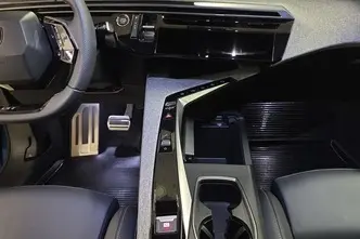 Peugeot 3008, elekter, automaat, esivedu