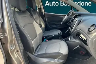 Renault Captur, 0.9, 66 kW, бензин, механическая, передний привод