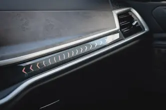 BMW X7, 3.0, 250 kW, hybrid, automatic, four-wheel drive