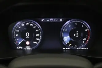 Volvo XC40, 2.0, 182 kW, petrol, automatic, four-wheel drive