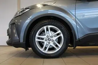Toyota C-HR, 1.8, 72 kW, hybrid, automatic, front-wheel drive