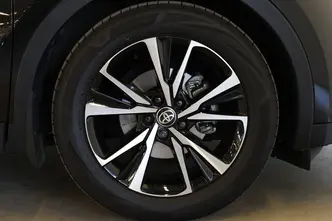 Toyota C-HR, 1.8, 72 kW, гибрид, автомат, передний привод