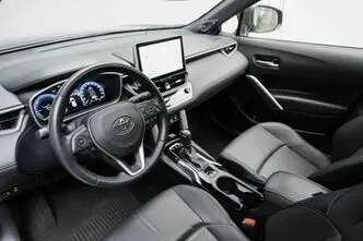 Toyota Corolla, 2.0, 112 kW, гибрид, автомат, полный привод