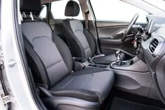 Hyundai i30, 1.6, 70 kW, дизель, механическая