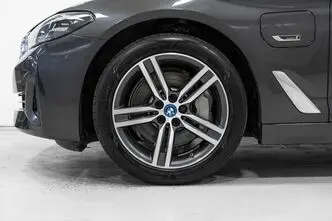 BMW 530, 2.0, 215 kW, plug-in hybrid, automatic, four-wheel drive