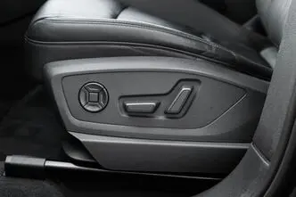 Audi e-tron, 230 kW, electric, automatic, four-wheel drive