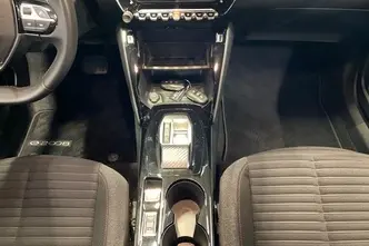Peugeot 2008, electric, automatic, front-wheel drive