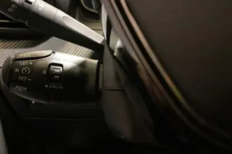 Peugeot 2008, electric, automatic, front-wheel drive