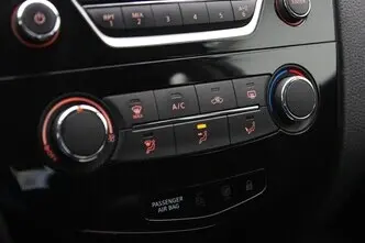 Nissan Qashqai, 1.2, 85 kW, бензин, механическая, передний привод