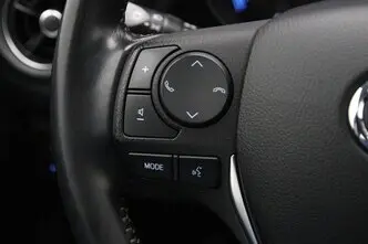 Toyota Auris, 1.6, 97 kW, bensiin, automaat, esivedu