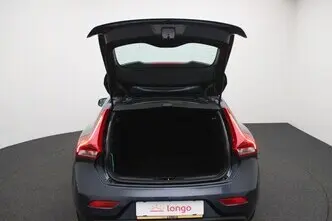 Volvo V40, 2.0, 90 kW, petrol, manual, front-wheel drive