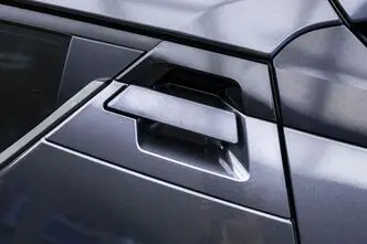 Toyota C-HR, 1.8, 90 kW, pistikhübriid, automaat, esivedu