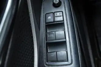 Toyota C-HR, 1.8, 90 kW, pistikhübriid, automaat, esivedu