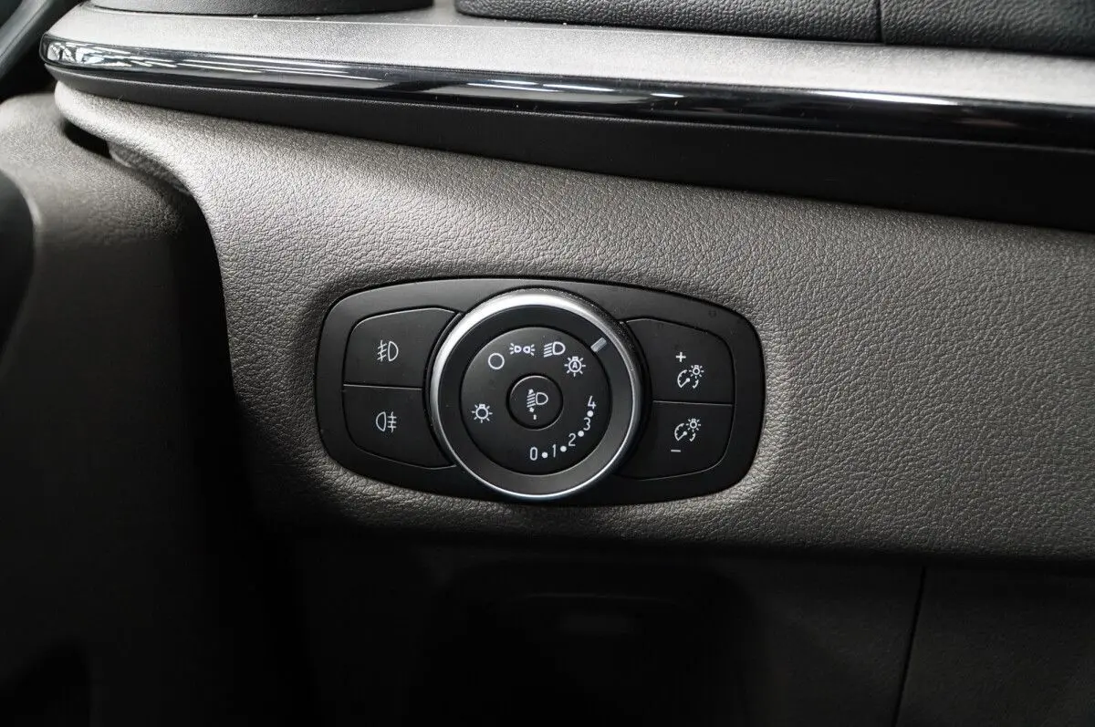 Ford Tourneo, 2.0, 95.6 kW, дизель, автомат, передний привод