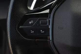 Peugeot 208, 1.2, 81 kW, бензин, автомат, передний привод