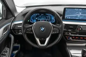 BMW 530, 2.0, 215 kW, plug-in hybrid, automatic, four-wheel drive