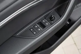 Audi e-tron, 300 kW, elekter, automaat, nelikvedu