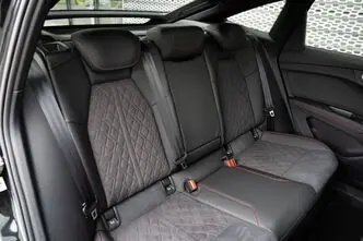 Audi Q4 e-tron, 210 kW, электричество, автомат, полный привод
