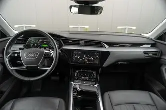 Audi e-tron, 300 kW, elekter, automaat, nelikvedu