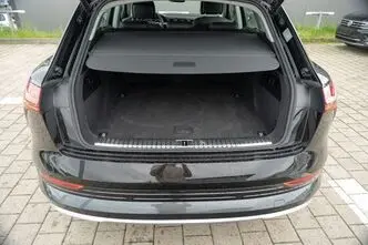 Audi e-tron, 300 kW, elekter, automaat, nelikvedu