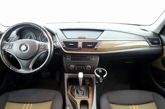 BMW X1, 2.0, 110 kW, bensiin, automaat, tagavedu