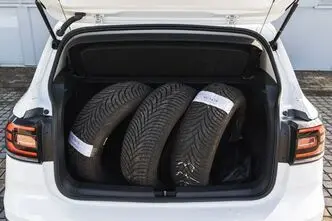 Volkswagen T-Cross, 1.0, 81 kW, bensiin, automaat