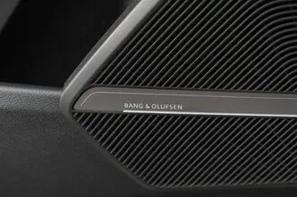 Audi Q5, 2.0, 195 kW, plug-in hybrid, automatic, four-wheel drive