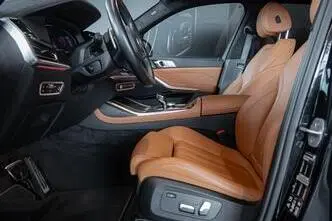 BMW X7, 3.0, 250 kW, hybrid, automatic, four-wheel drive