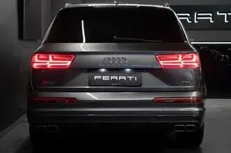 Audi SQ7, 4.0, 320 kW, дизель, автомат, полный привод