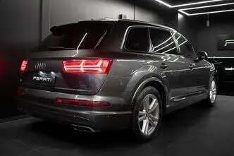Audi SQ7, 4.0, 320 kW, дизель, автомат, полный привод