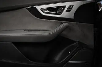 Audi SQ7, 4.0, 320 kW, дизель, автомат, полный привод