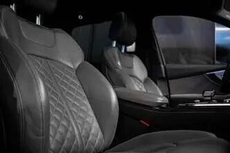 Audi SQ7, 4.0, 320 kW, дизель, автомат, полный привод